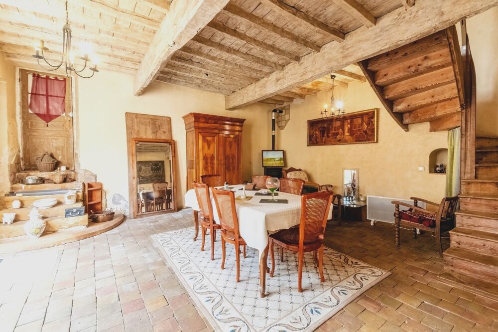 Vente Maison Maison à vendre 8 pièces - 275m2 - 4 Ch. + 2 studios - COURZIEU (69) Courzieu