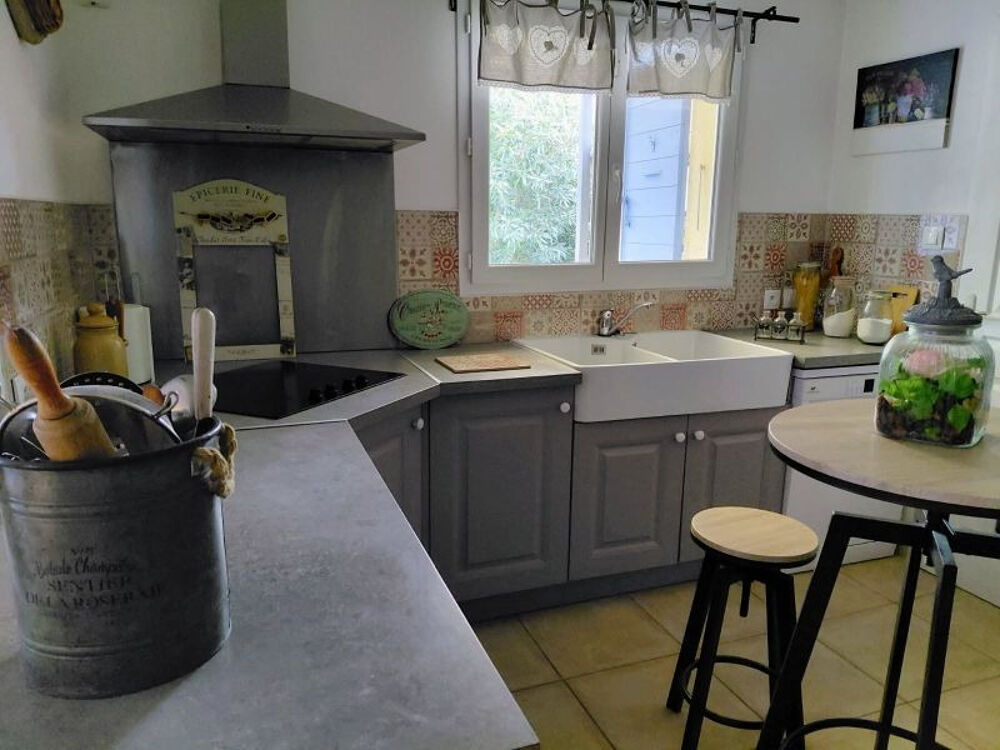 Vente Maison Maison à vendre 5 pièces  (84) Cheval blanc