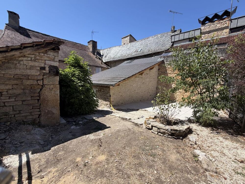 Location Appartement À louer – Charmant appartement rénové avec terrasse et jardin dans un village médiéval T2 Rez de chaussée Villeneuve