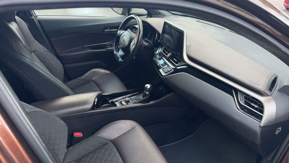C-HR 1.8 VVT-i 122 Hybrid 2WD CVT 99 Distinctive - Automatique 2018 occasion 33000 Bordeaux
