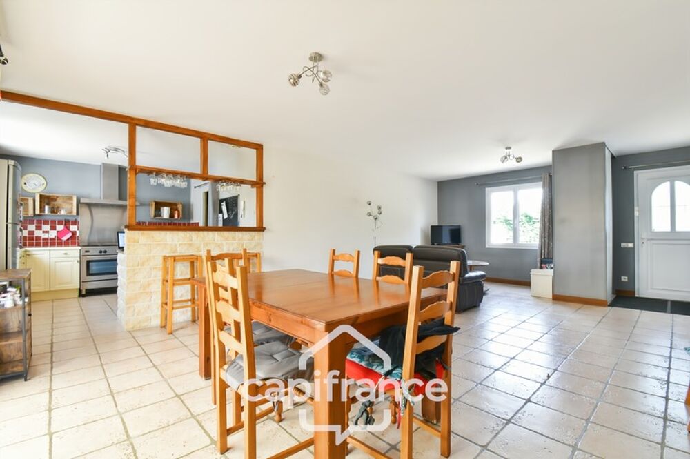 Vente Maison Maison de plain pied à vendre 4 pièces ANNEZAY (17) ave garages et jardin clos de 1145m² Annezay