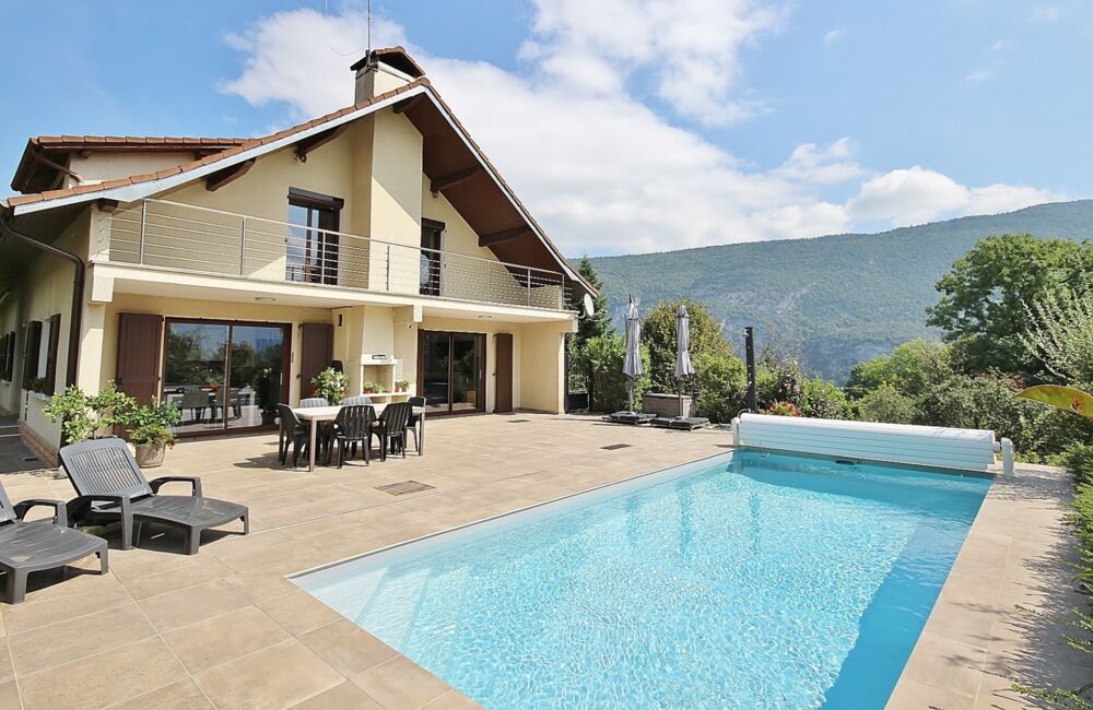 A 10min de CHAMBERY sur NOVALAISE Villa darchitecte 7 pièces de 220 m² plus T2 indépendant 50 m² sur plus de 1700m2 Idéal pour