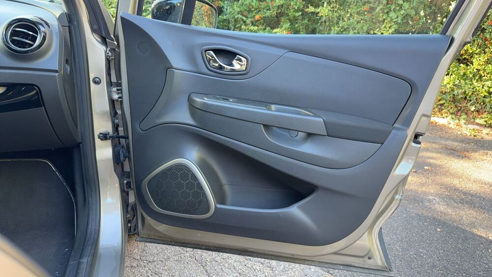 Captur 0.9 TCe 90 Zen 2015 occasion 78180 Montigny Le Bretonneux