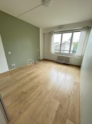  Appartement � louer 4 pi�ces 73 m�