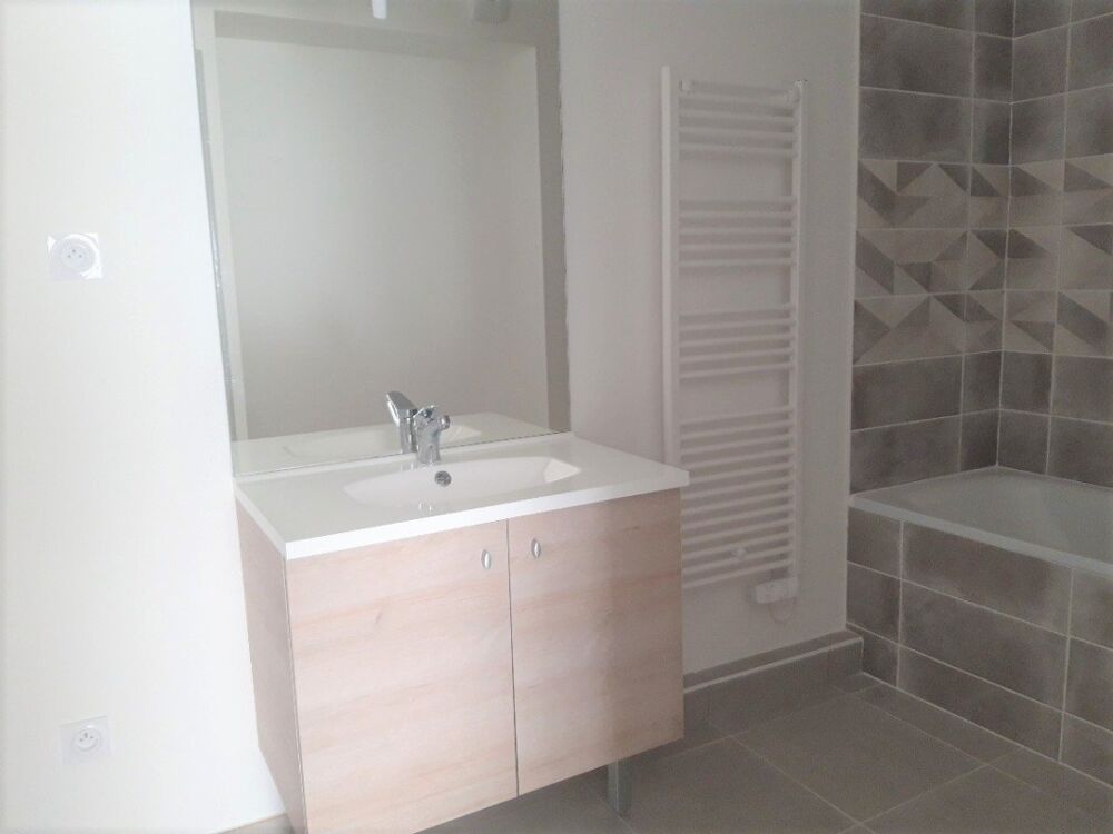 Location Appartement T2 avec terrasse et parking à MIRAMAS Miramas