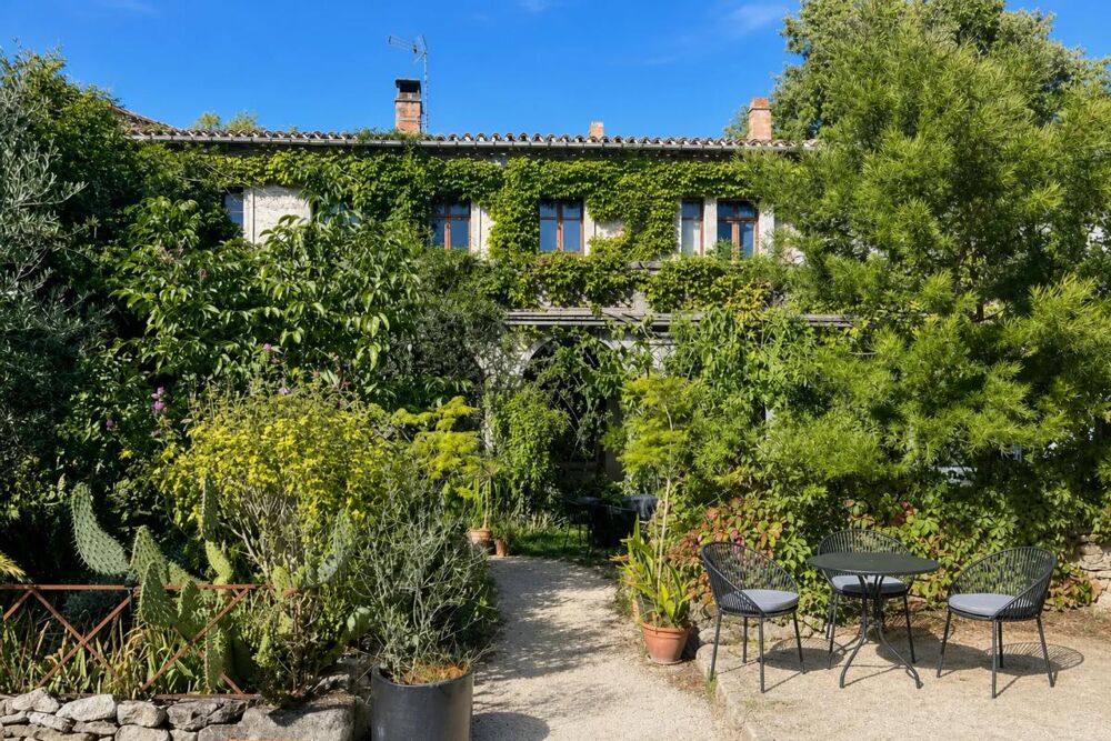 Vente Propriété/Château Maison de 14 pièces de 900 m² située à Montolieu Montolieu