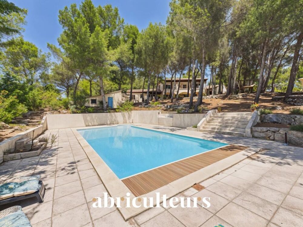 Vente Maison Maison d'architecte de 257 m² avec piscine et jardin arboré de 4 000 m² en vente à Ventabren (13122) Ventabren