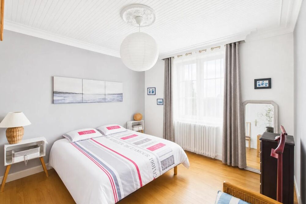 Vente Maison Maison rénovée 5 pièces avec jardin à Plouhinec Plouhinec