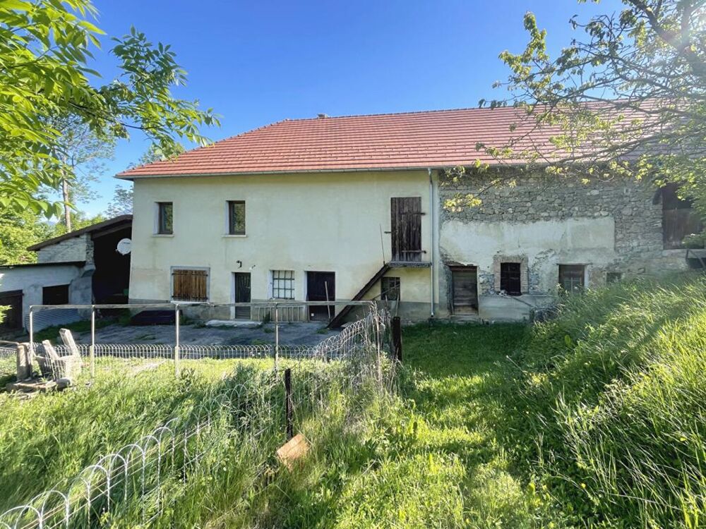 Ferme à restaurer 400m2 Saint Laurent du Cros (05500)