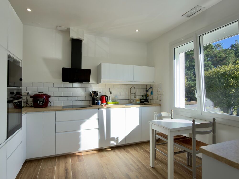 Vente Maison VIVY à 3 Km du Centre-bourg, Maison rénovée sur sous-sol aménagé de 160m² habitables avec garage et jardin Vivy