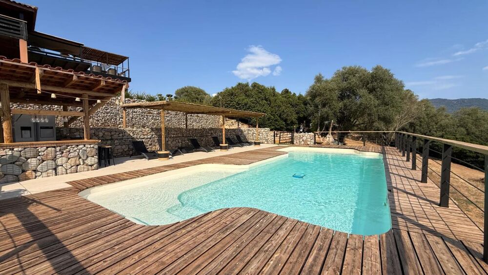 Maison 10 pièces 252 m² · à Cognocoli Monticchi · 252 m² · 945 000 €