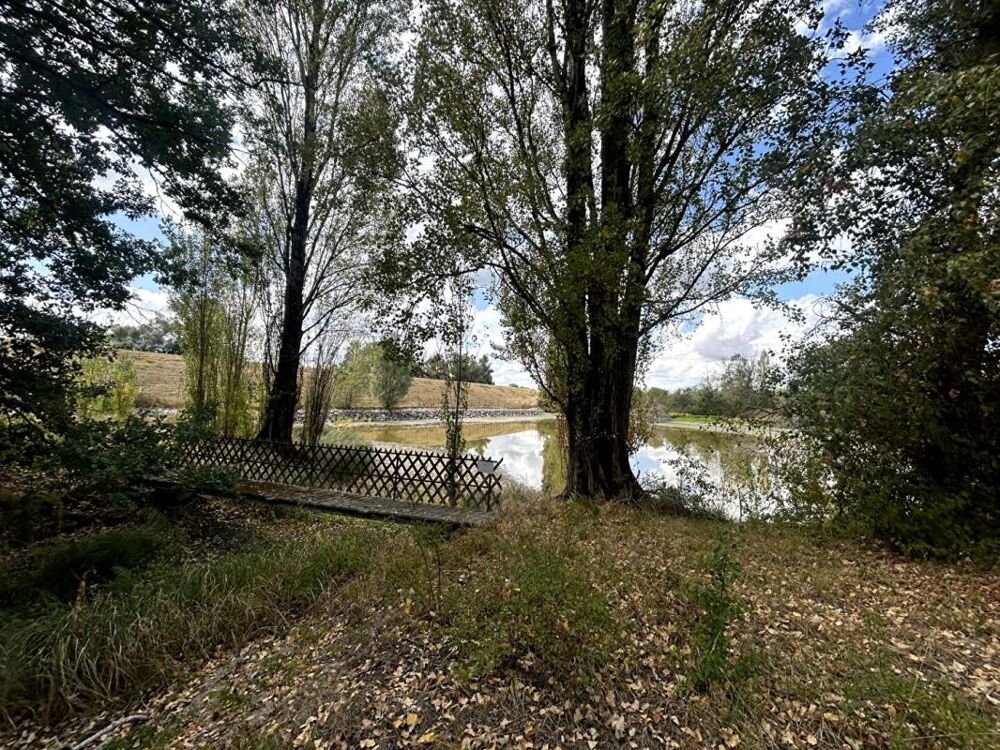 Vente Terrain Splendide PLAN D'EAU situé à 15 minutes de Nevers Jouet sur l aubois