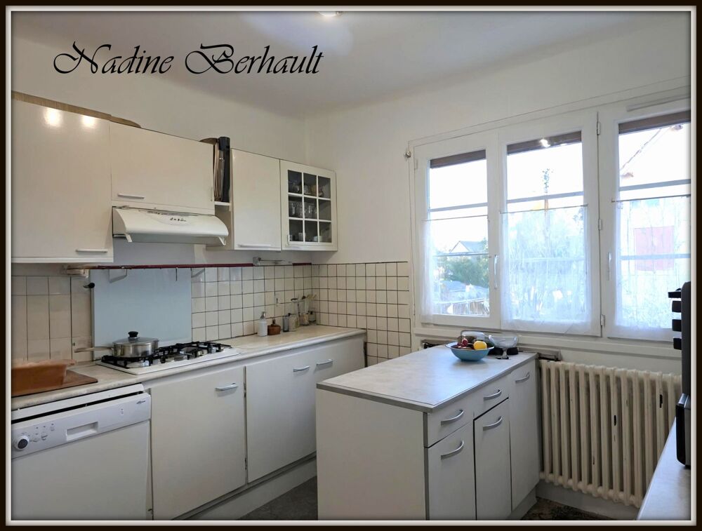 Maison à vendre 4 pièces Amilly gare (45), sous sol complet, 2 ch en étage, salon avec cheminée, cuisine aménagée, jardin clos,