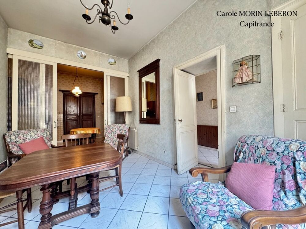 Maison en pierre à rénover, 3 chambres, garage et cour