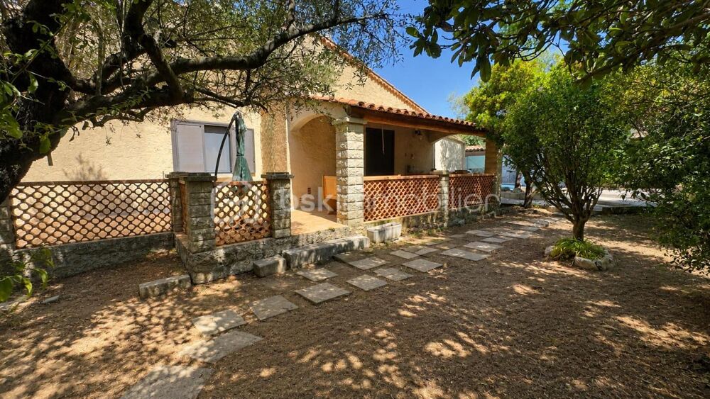 Achat Maison de plain-pied 4 chambres de 127 m² avec Terrain de 1478 m²  Piscine  Garage  Camps-la-Source (83170)