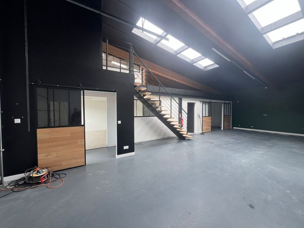   Local d'activité 200m² avec double atelier et bureaux SAINT VIVIEN - La Rochelle (17) Saint vivien