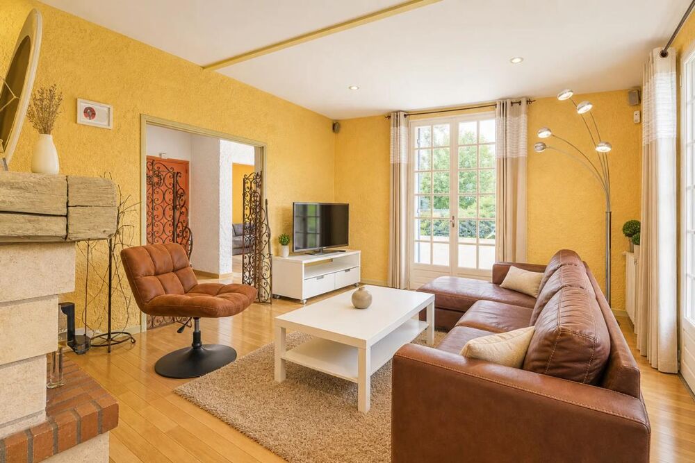 Belle maison familiale de 147 m² avec piscine à Coutras