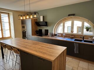  Maison � vendre 9 pi�ces 304 m�