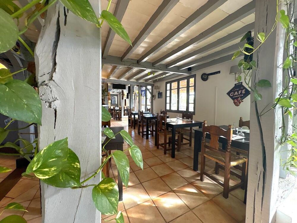 Vente Immeuble ENSEMBLE IMMOBILIER AVEC RESTAURANT, DEUX APPARTEMENTS, UN PARKING Le vignau
