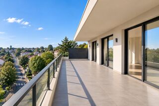 Vente Appartement *DERNIER ÉTAGE – T5 DE 119 M² – TERRASSE DE 60 M² – SUITE PARENTALE Pessac