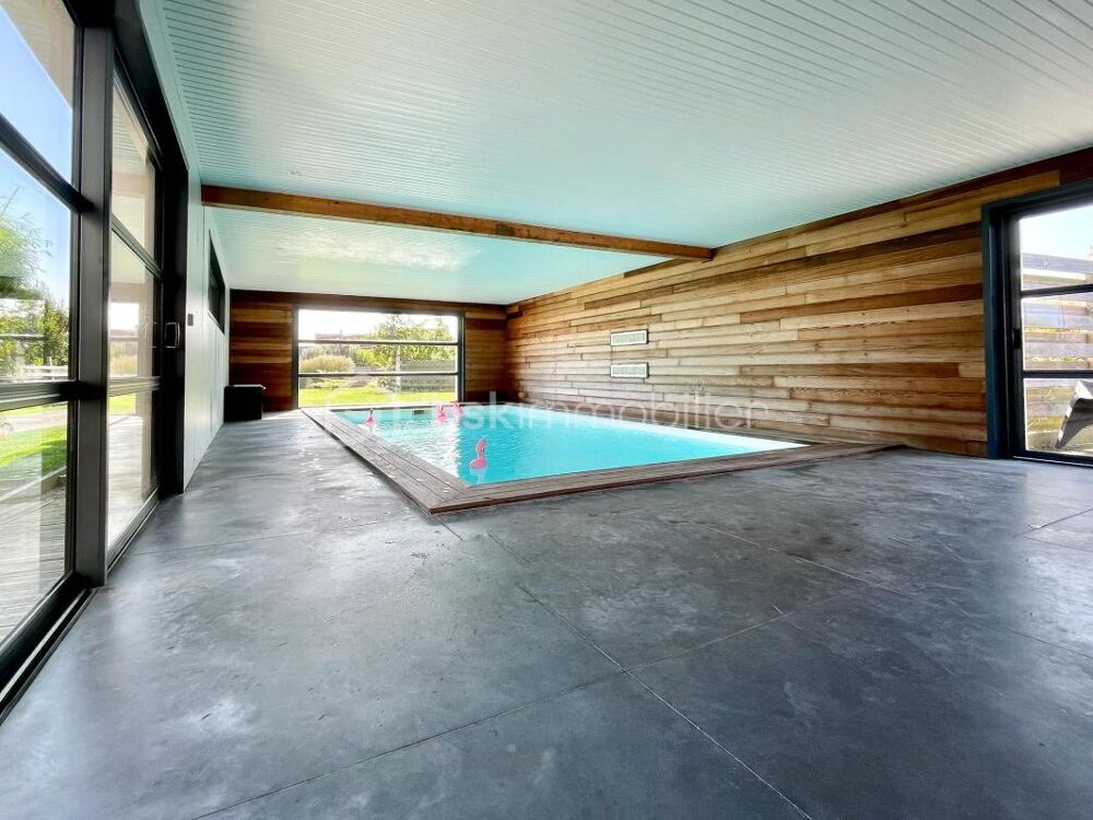 Vente Maison Bien rare : élégance contemporaine et piscine intérieure Plouescat