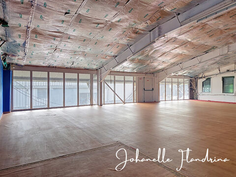 Bureau/local - plateau de 160 m&sup2; - Rue de l'industrie, Jarry 2500 97122 Baie mahault