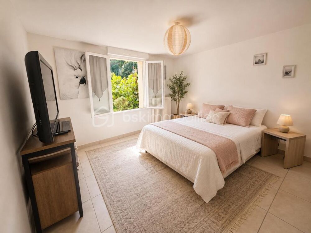 à vendre  Propriété/château Montbazin (34560)