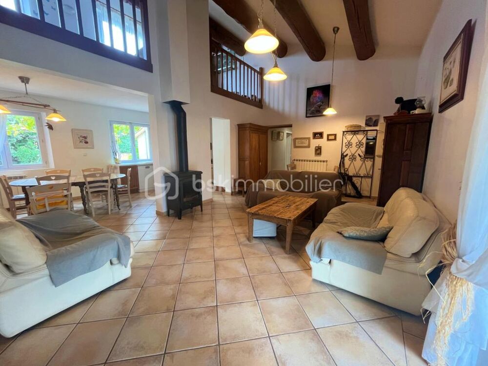 Grande maison familiale avec dépendance indépendante  Pélissanne  Piscine, sauna, jardin paysager
