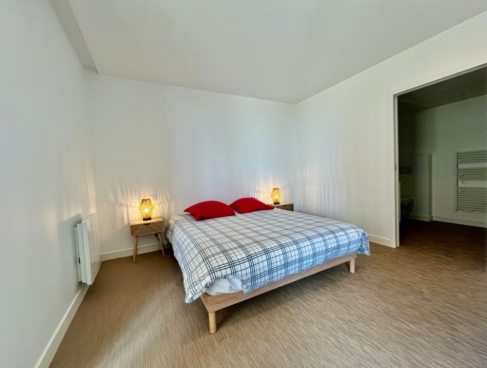 CROZON CENTRE  T2 NEUF MEUBLÉ AVEC TERRASSE 17 m²  VUE BAIE DE MORGAT  LOCATAIRE EN PLACE