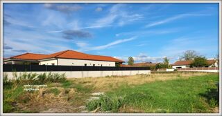  Maison à vendre 1 pièce 585 m²