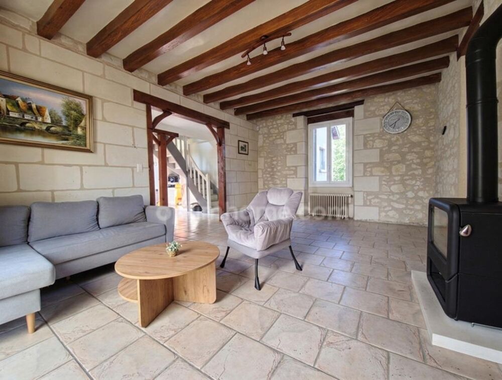 Maison à vendre 7 pièces - 5 chambres - 160 m² - parcelle de 4800 m² ( Ligueil 37)