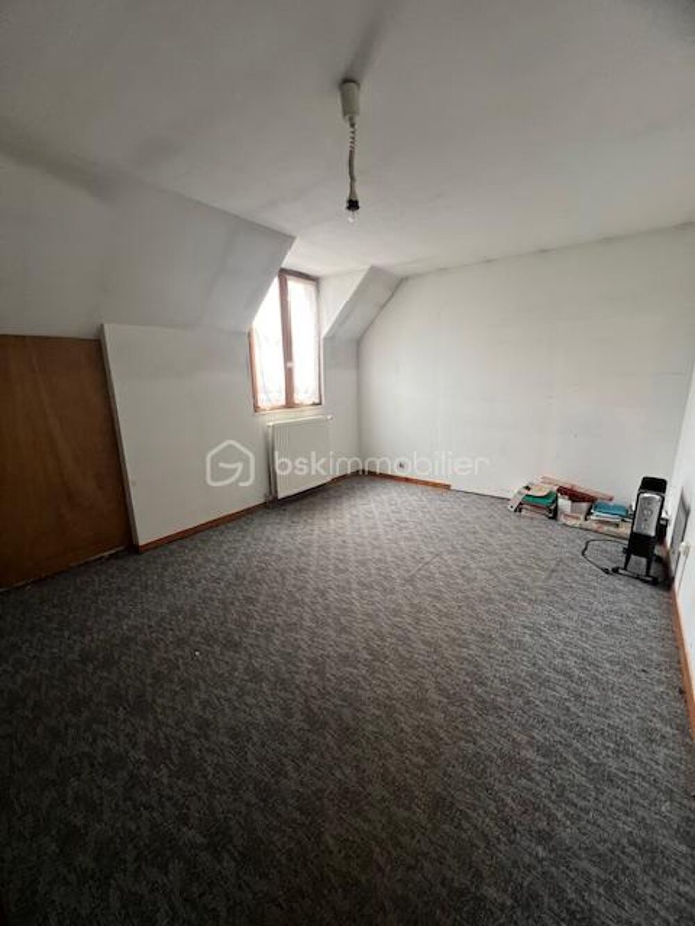 MAISON INDIVIDUELLE 165 m² - 5 CHAMBRES - GARAGE - SOUS-SOL - 718m2 TERRAIN