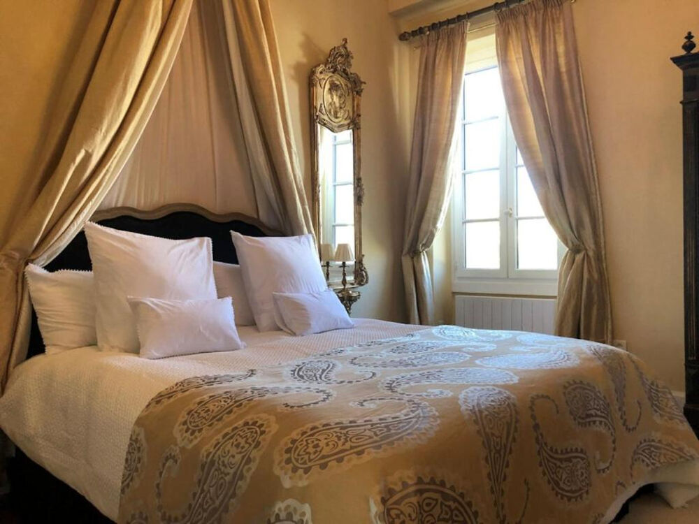 à vendre  Propriété/château Revel (31250)