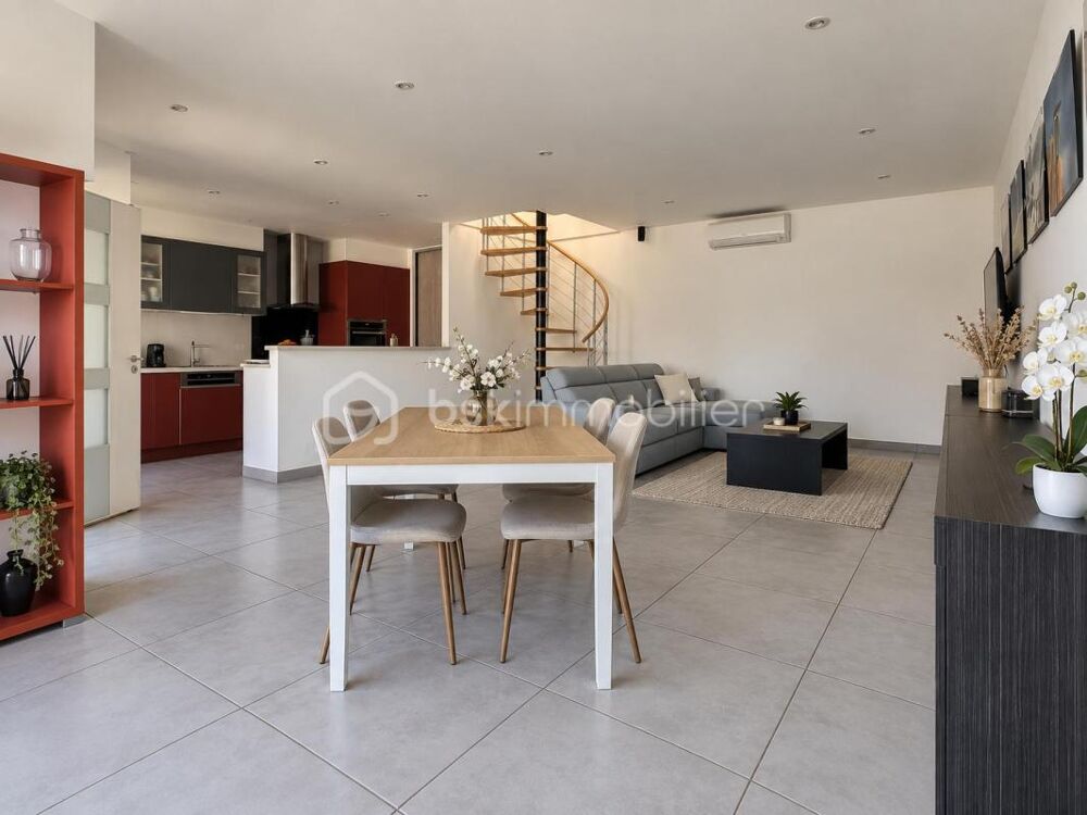 Charmante maison de 135 m2 - studio indépendant- garage - terrasses - jardin