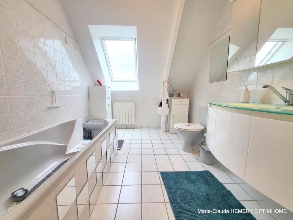 Dinard: Maison de 89m² avec garage sur jardin clos de 353m². 4 chambres. plages et commerces à 15 minutes à pied