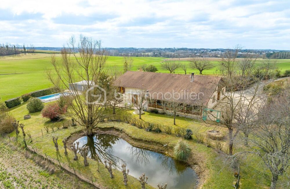 Havre de paix de 410m2 sur un terrain de 13000m2 avec Piscine