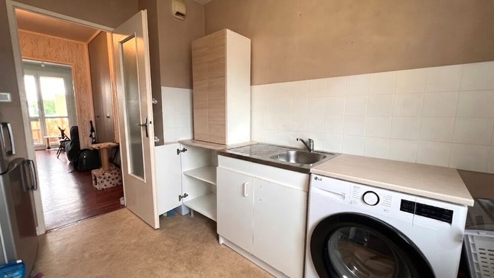 Dpt Finistère (29), A vendre QUIMPER Ouest, Appartement dernier étage de type 2 de 49 m² habitable avec balcon - Cave