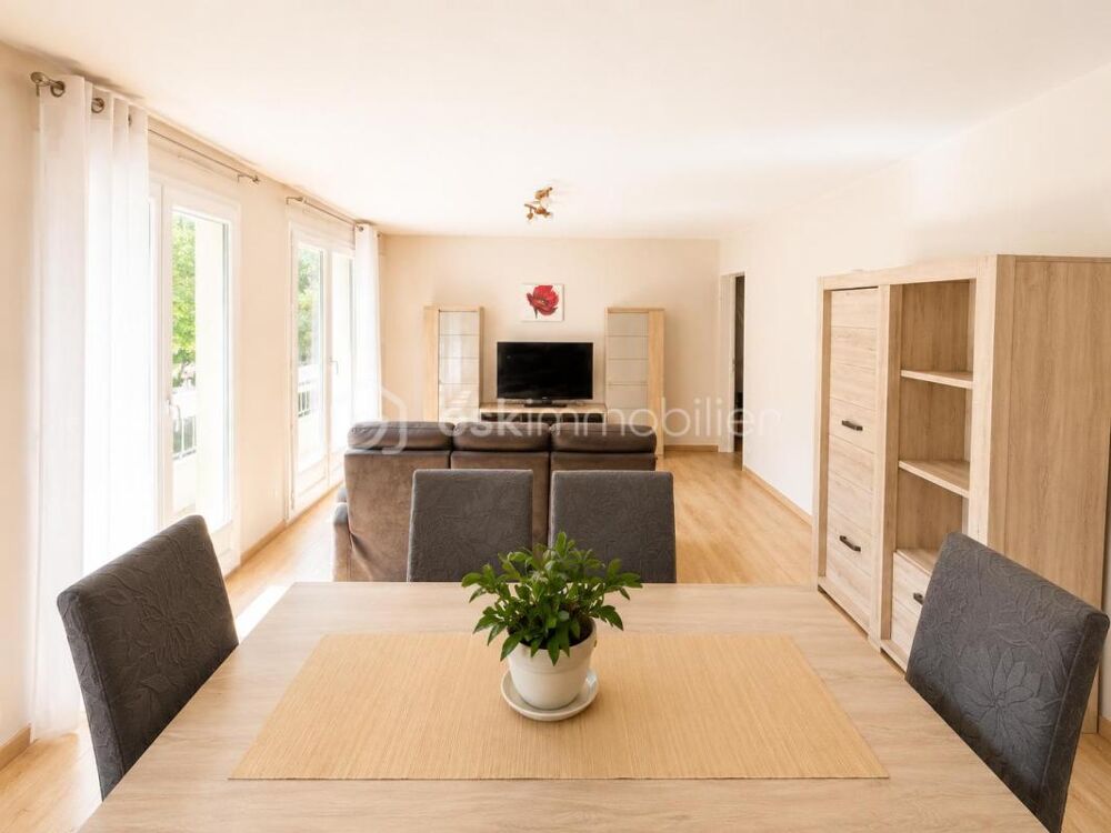APPARTEMENT FAMILIAL 4 PIÈCES DE 100 m² AU SOL  DOUBLE BALCON  PARKING  AUCUN TRAVAUX  LIVRY-GARGAN