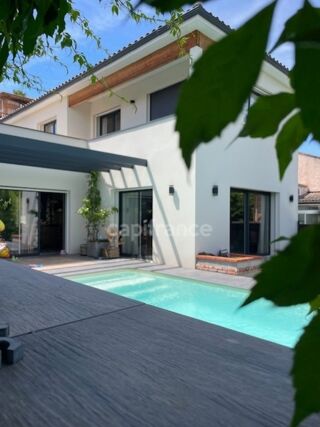  Maison � vendre 7 pi�ces 204 m�