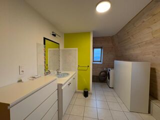  Appartement � louer 5 pi�ces 92 m� Gabrias