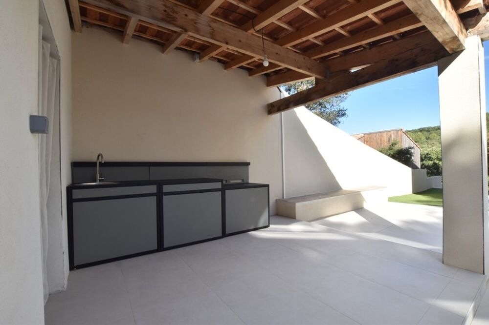SUPERBE VILLA CONTEMPORAINE DE 5 CHAMBRES AVEC PISCINE SUR SOUS SOL AMENAGEABLE