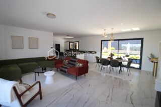  Maison  vendre 7 pices 243 m