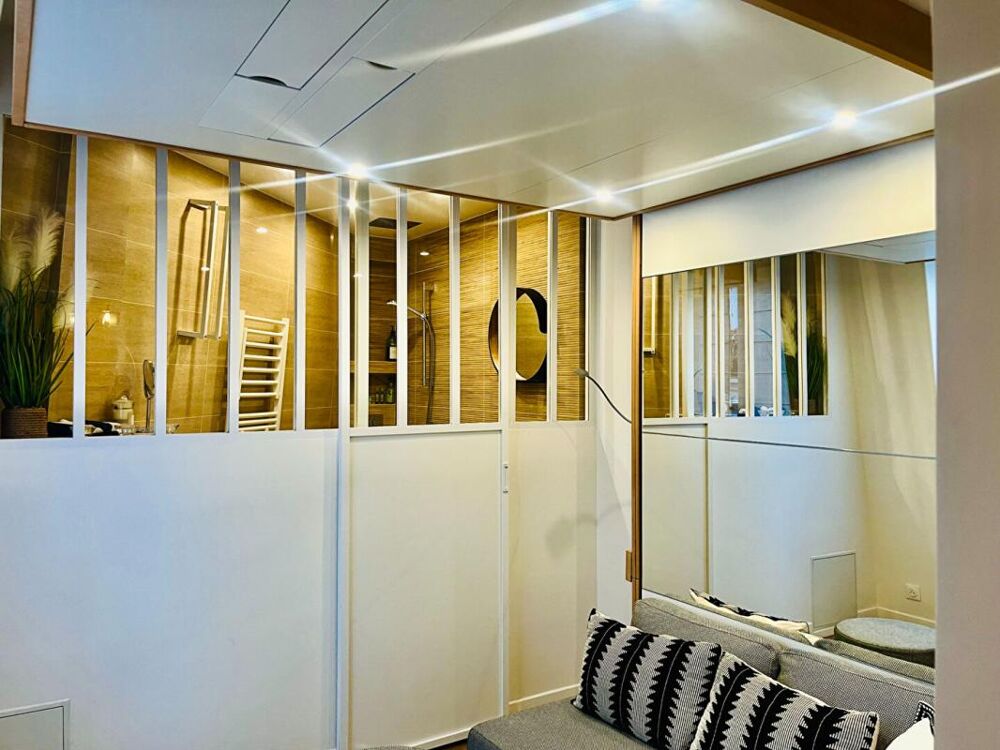 Vente Appartement Comme une suite de palace, un appartement  2 pièces vendu totalement rénové et meublé Paris 17
