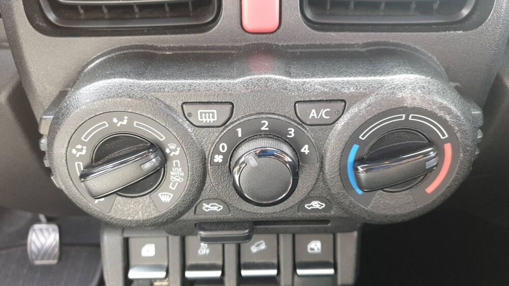 Jimny 1.5 VVT 102 Privilege - Entretien constructeur 2023 occasion 56890 Saint Ave