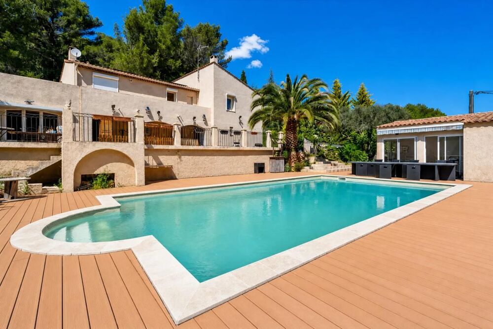 Maison de 8 pièces de 203 m² à Auriol