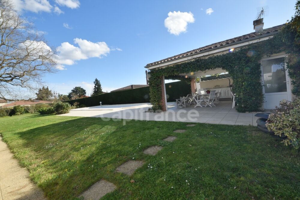 Vente Villa Villa familiale de standing - 4 chambres - piscine - pool house - double garage à MARMANDE (47) Marmande