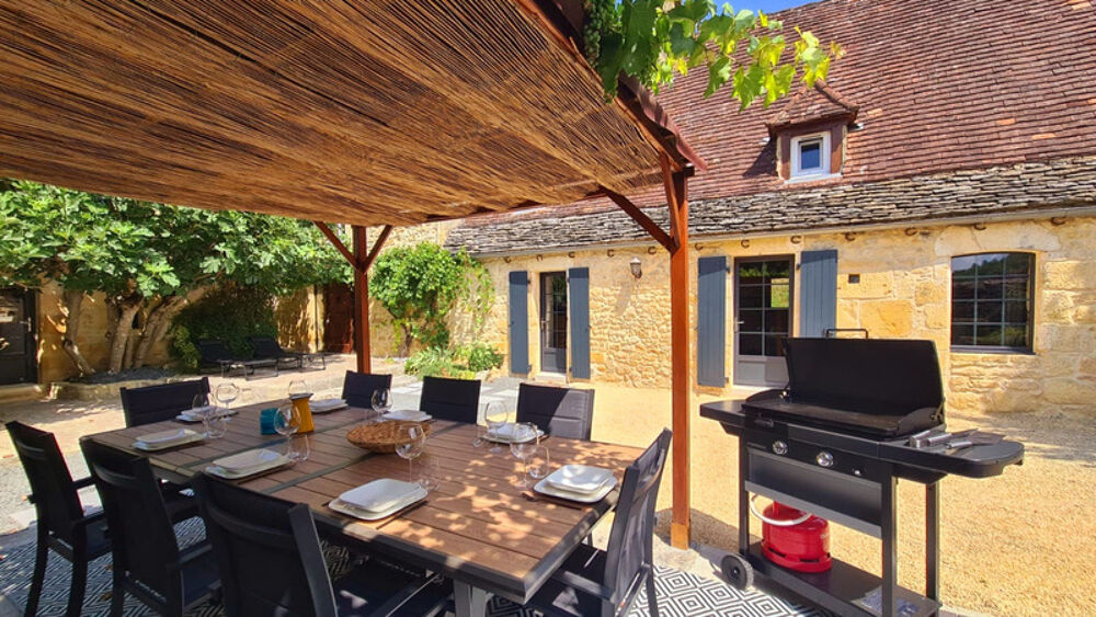 Ensemble en pierre totalemernt rénové 220m² - 12 couchages - activité gîte immédiate - Périgord Noir