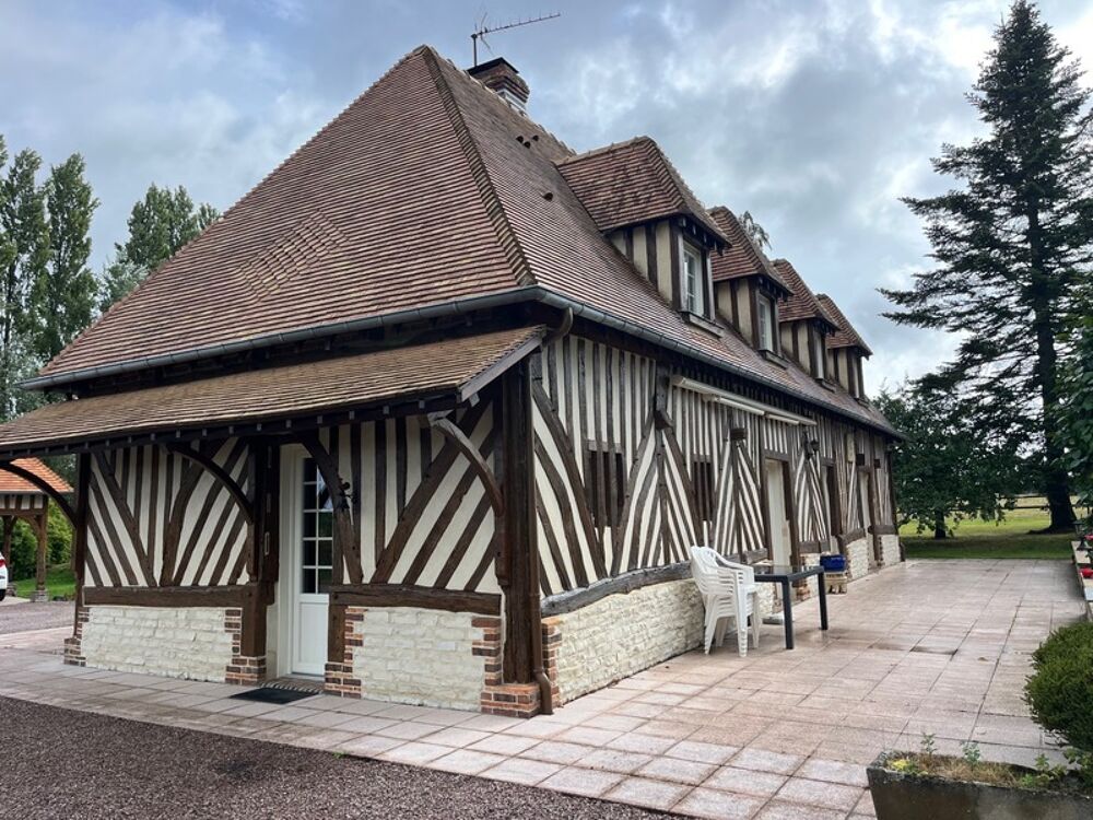 Maison de caractère avec colombages de 155 M2 avec 4 chambres avec une annexe 49 M2 sur 5000 M2 terrain