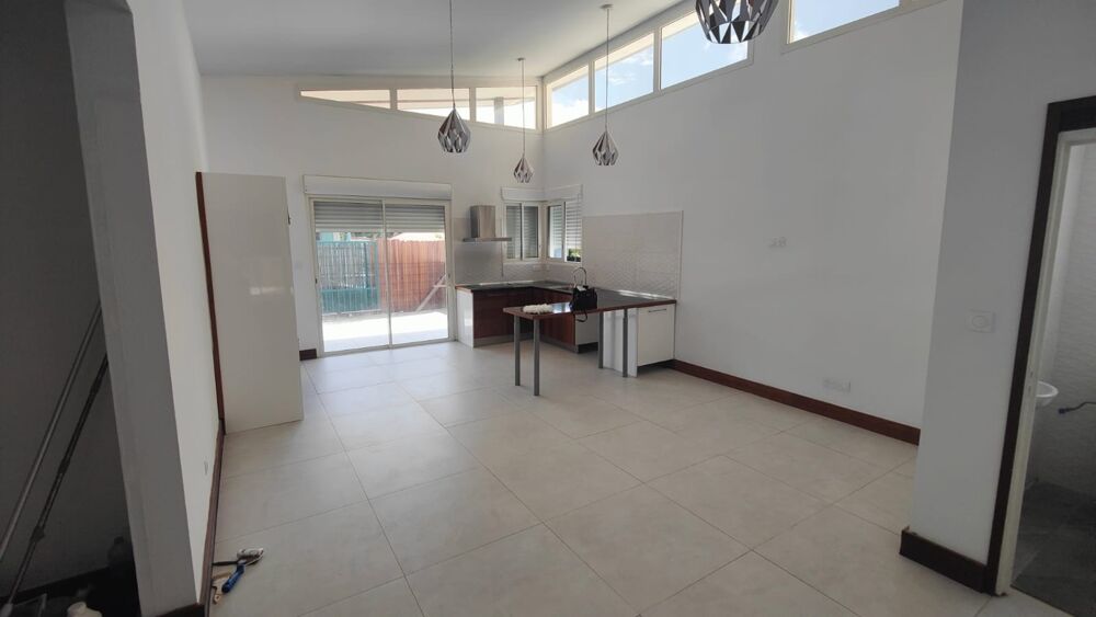 Maison à louer 4 pièces CAYENNE (973)