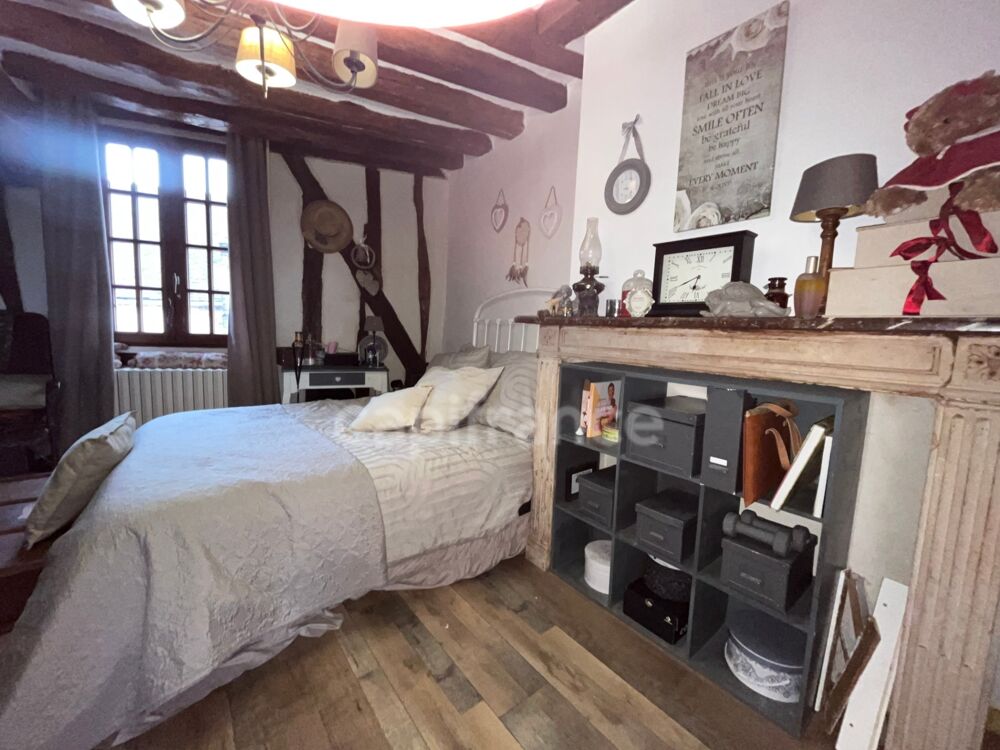 Maison de charme - colombages - DPE B - 5 pièces - fort potentiel